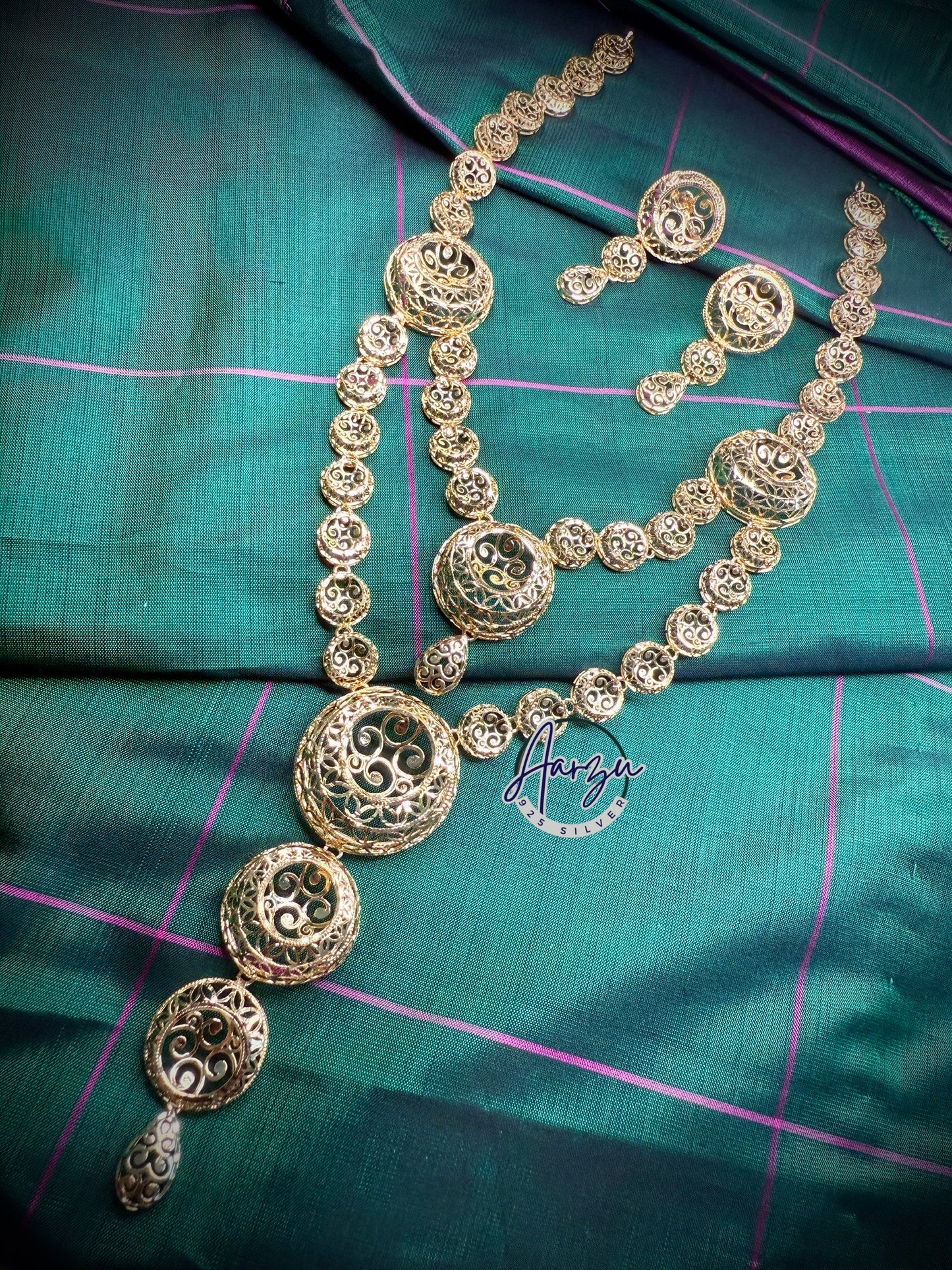 92.5 Silver base dubai collection necklace with earrings