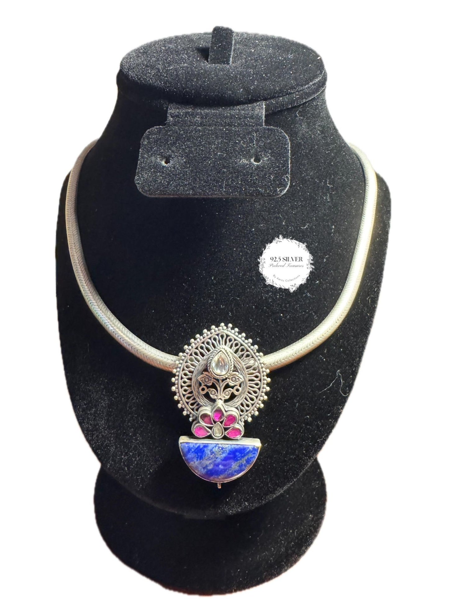 92.5 Silver necklace with lapis lazuli from preloved collection