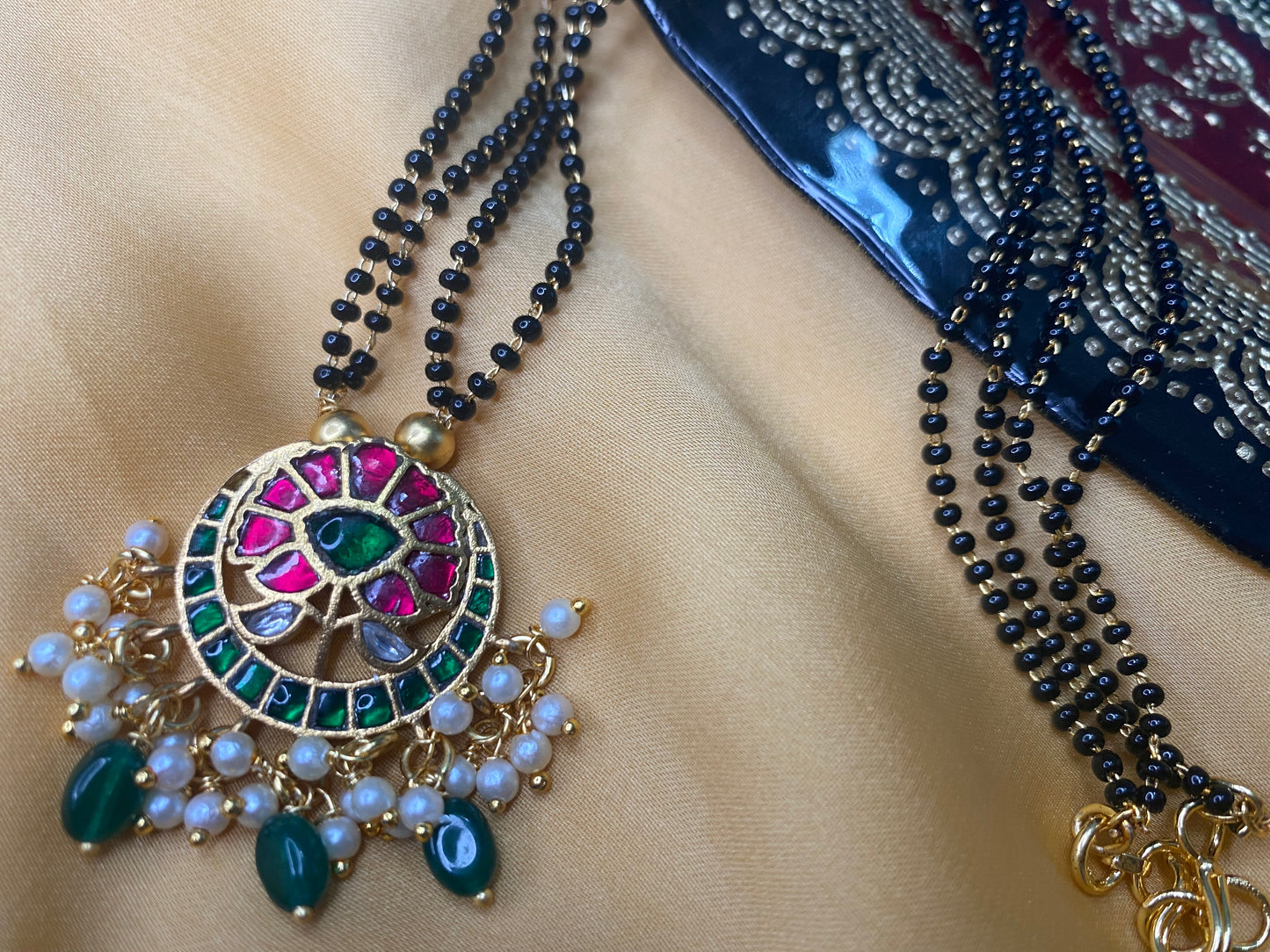 Kundan jadau black bead necklace