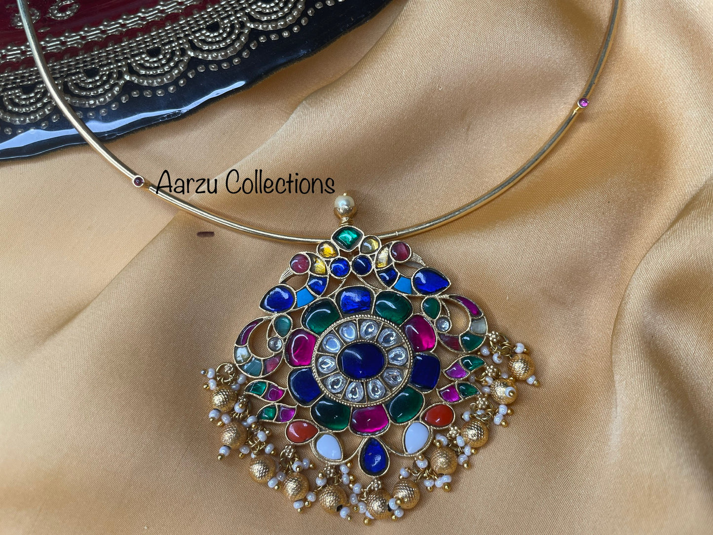Kundan jadau navrathan pendant