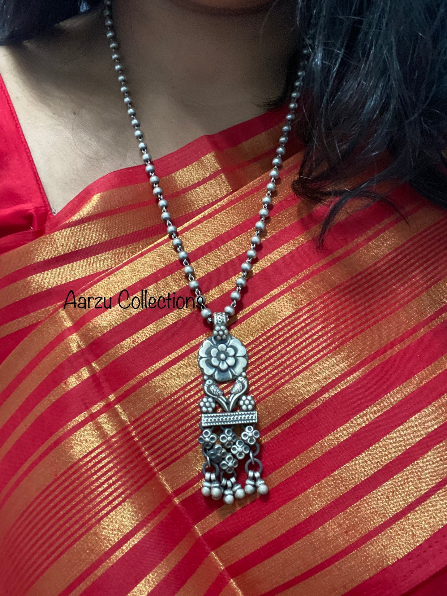 92.5 Silver old look hasli with pendant and earrings - 66 gms