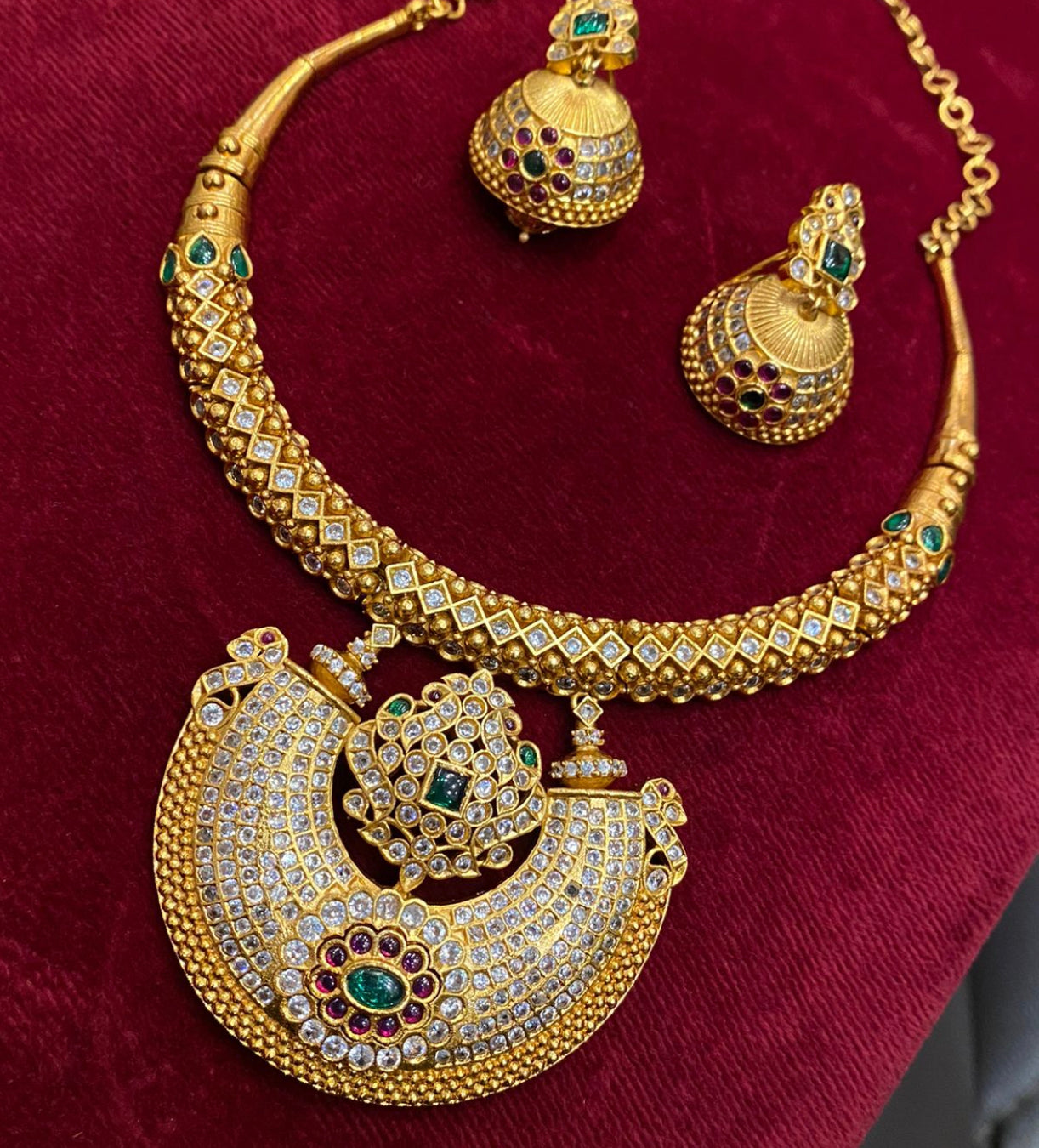 Kante Style Necklace and Earrings Set