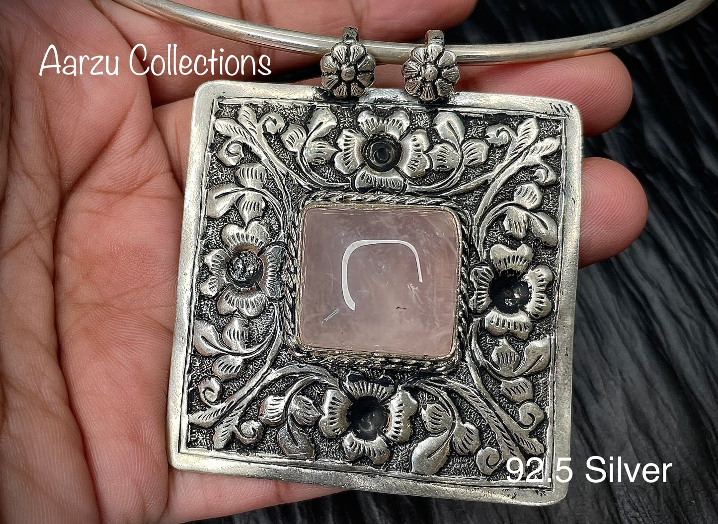 92.5 Silver hasli with pendant - 59 gms