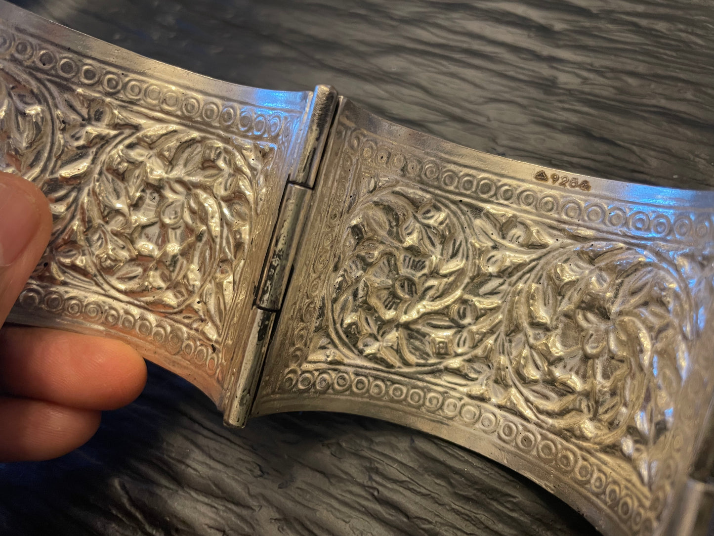 92.5 Silver Chitai openable cuff kada - 102 gms