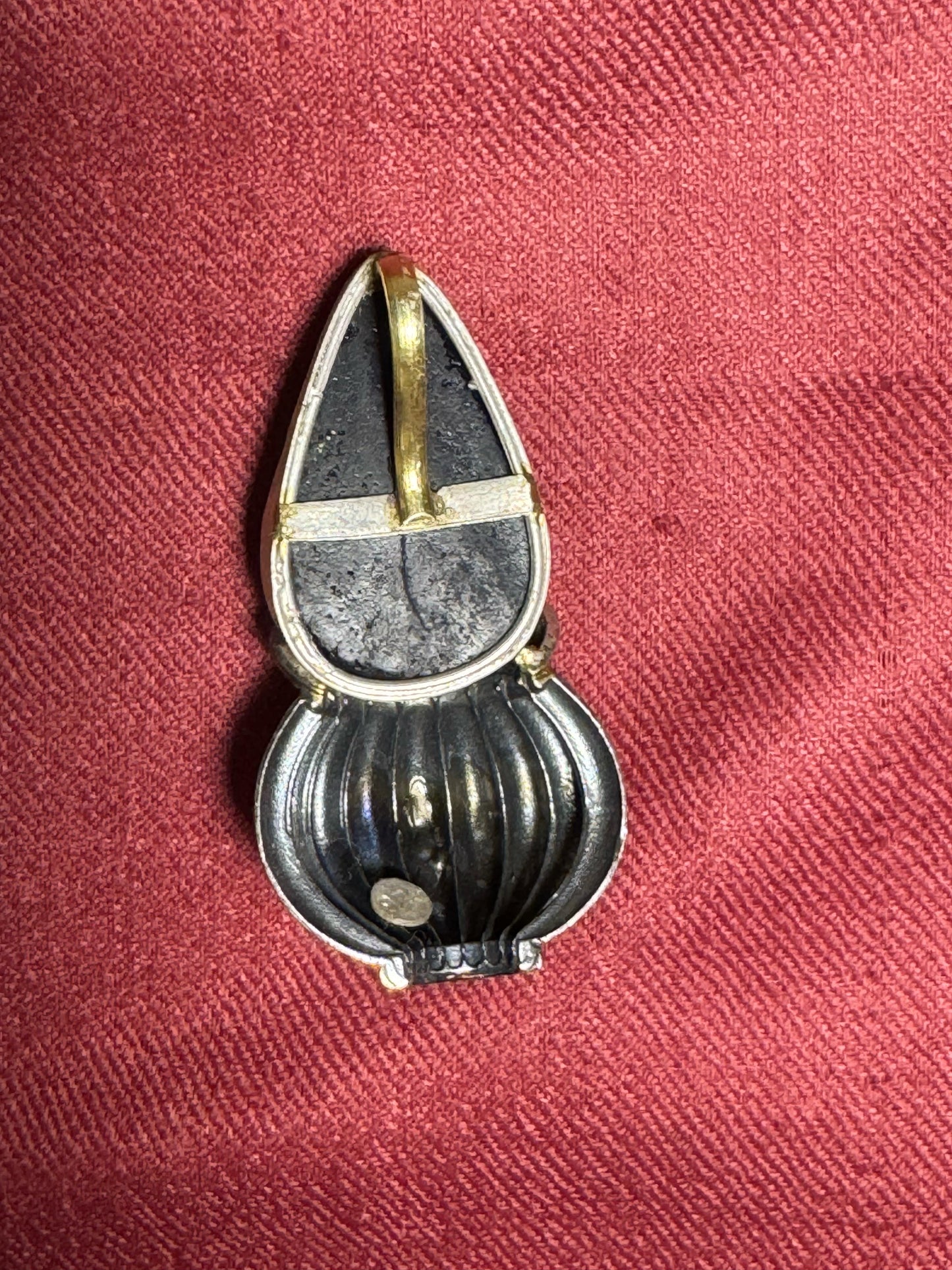 92.5 Silver pendant from preloved collection