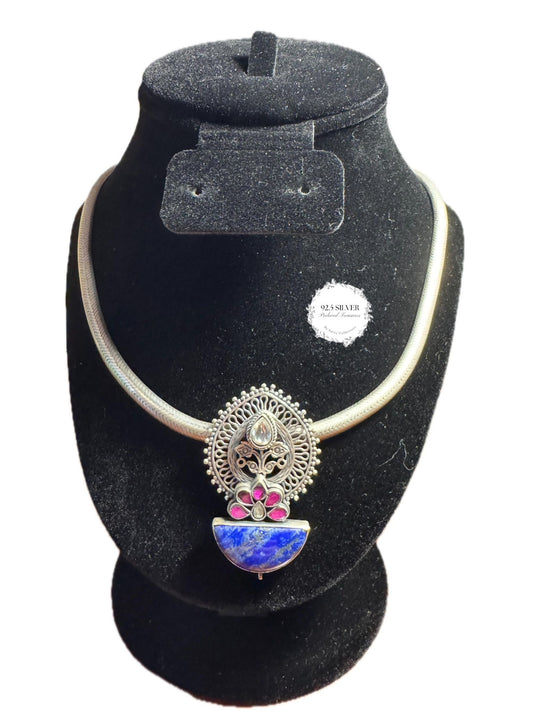 92.5 Silver necklace with lapis lazuli from preloved collection