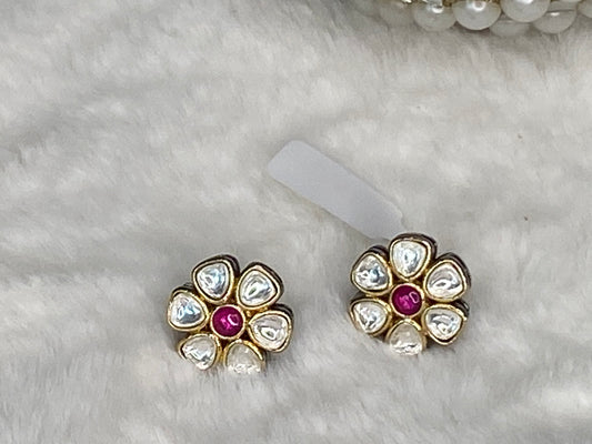 Dainty Kundan Stud