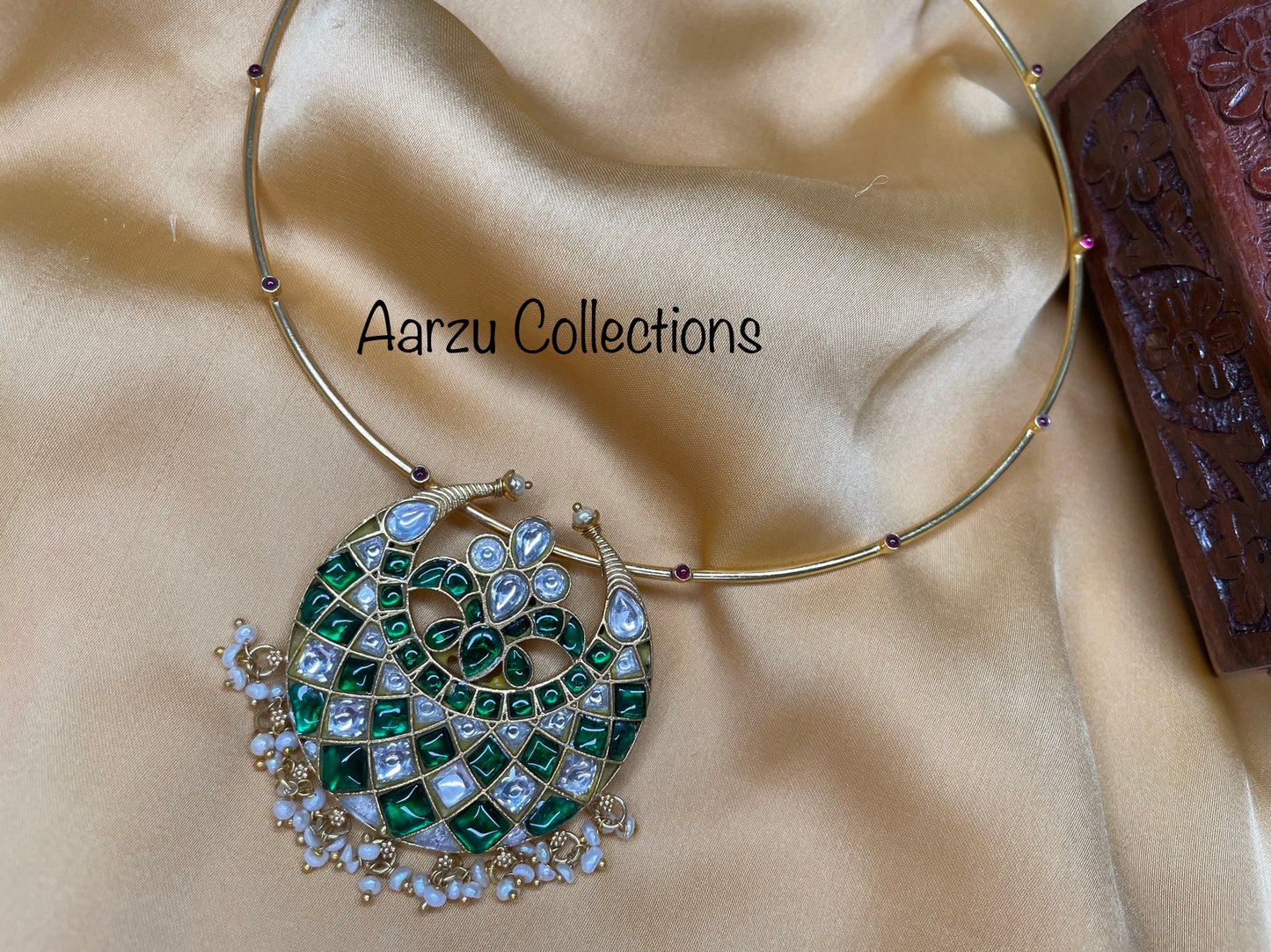 Kundan Jadau Hasli - Green and White