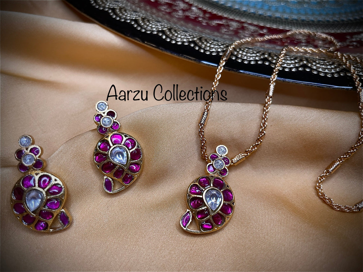 Kundan Jadau paisley Pendant Set with chain