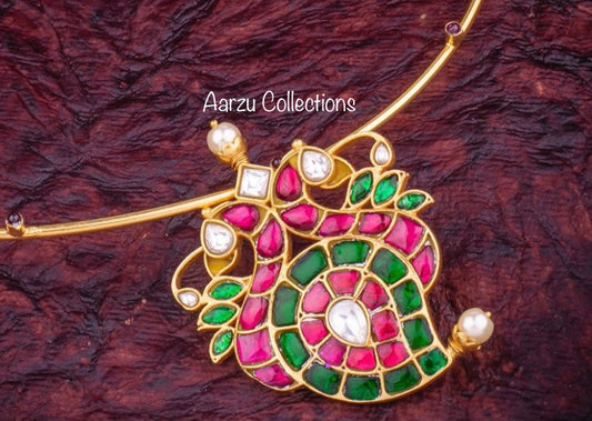 Kundan Jadau pendant with Hasli
